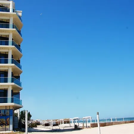 Riviera شقة