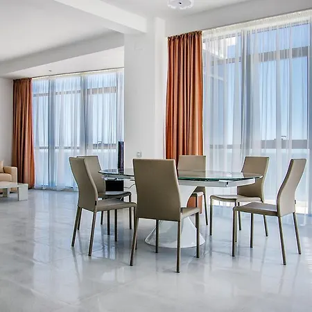 Apartament Riviera *