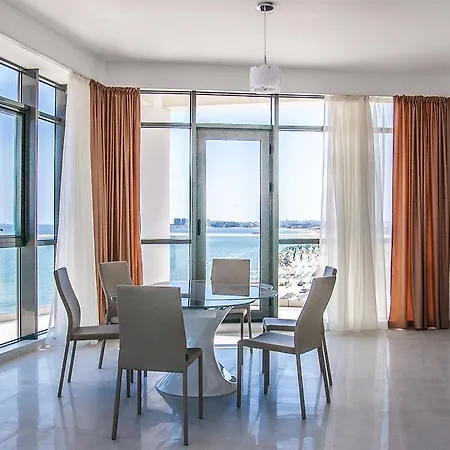 Riviera مامايا