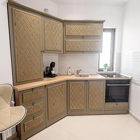 Riviera 마마이아