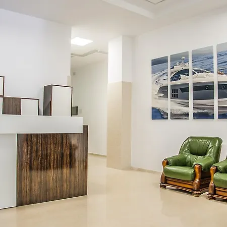 Riviera 마마이아